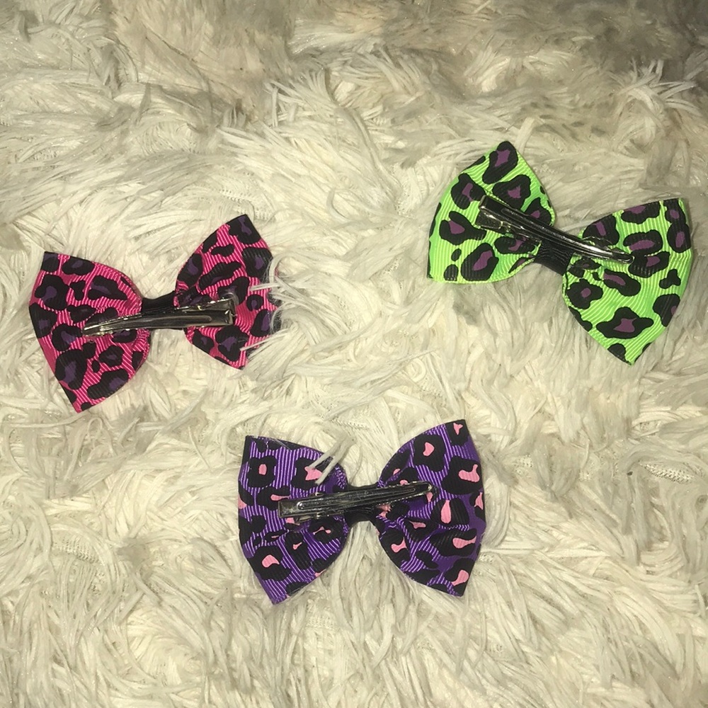 Cheetah Bows - Picture 2 of 5